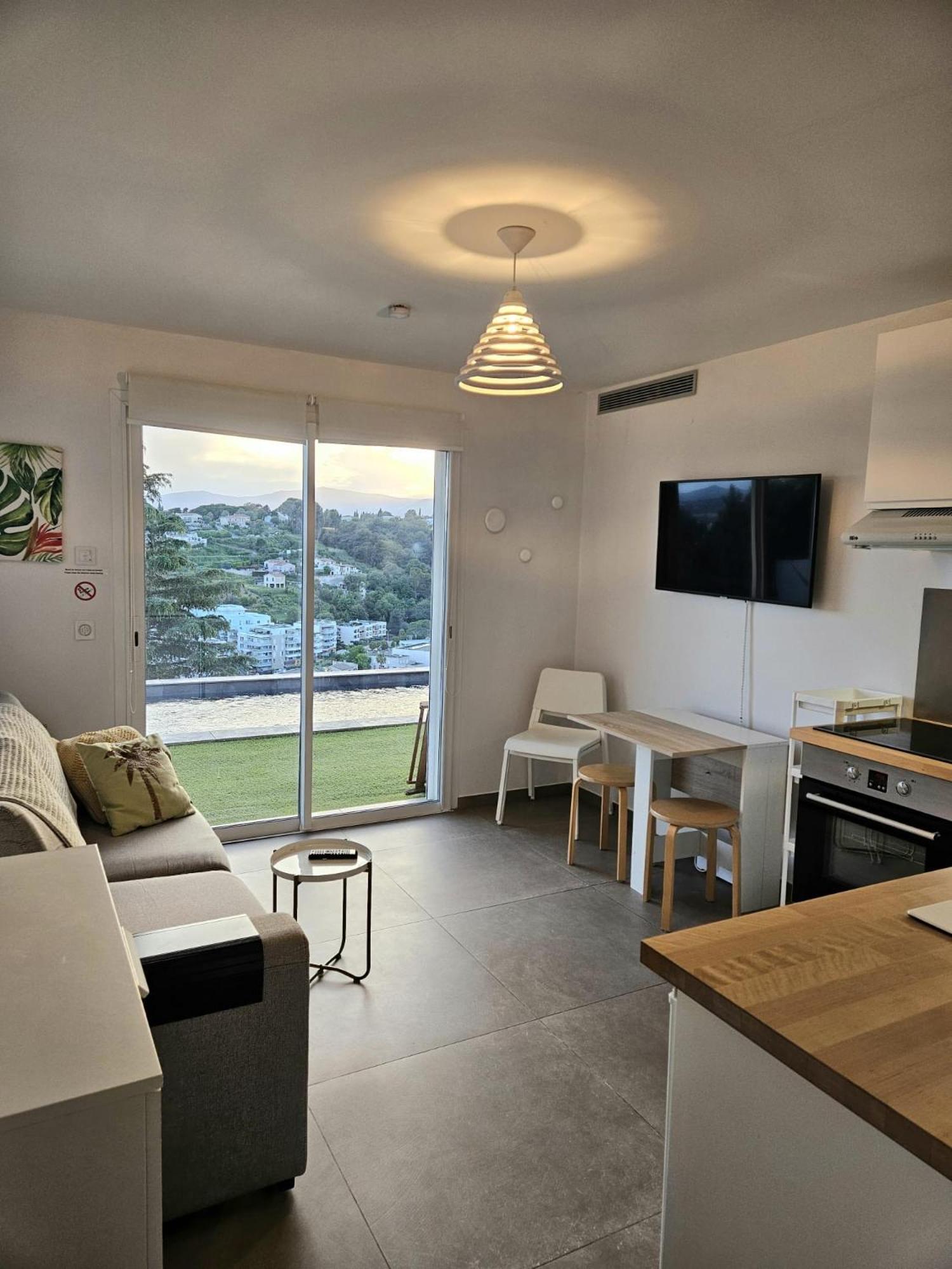 Twenty Rent Hotel Cagnes-sur-Mer Exterior foto